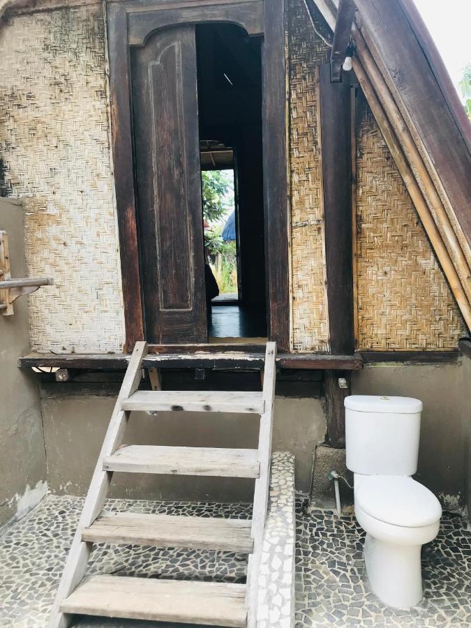 The Exile Sunset Bar & Bungalow Gili Trawangan Exterior foto