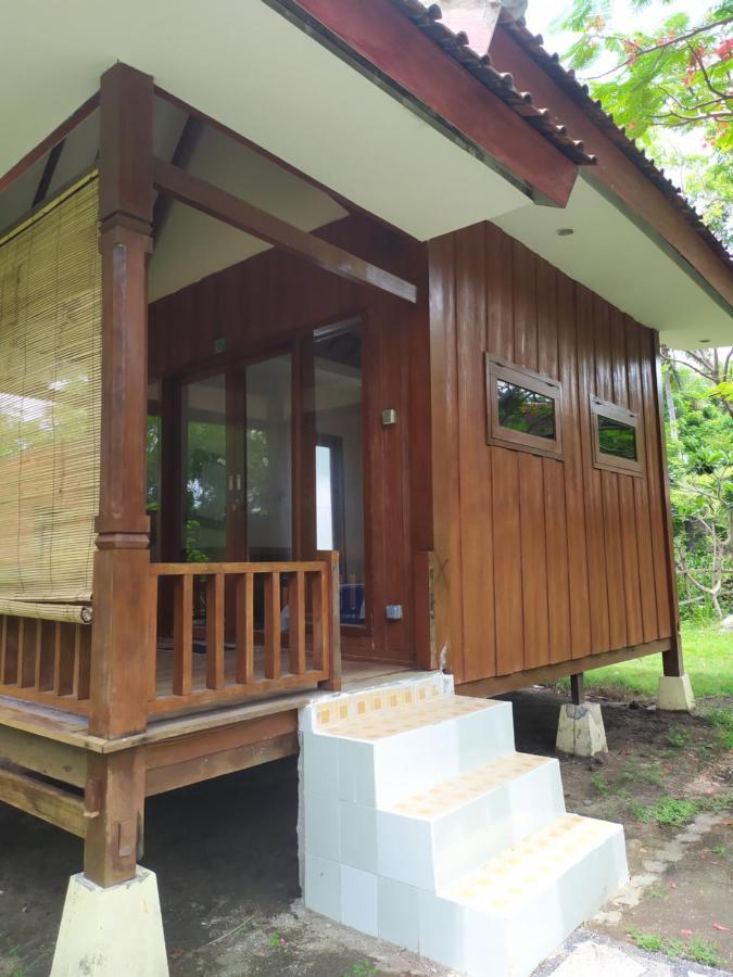 The Exile Sunset Bar & Bungalow Gili Trawangan Exterior foto